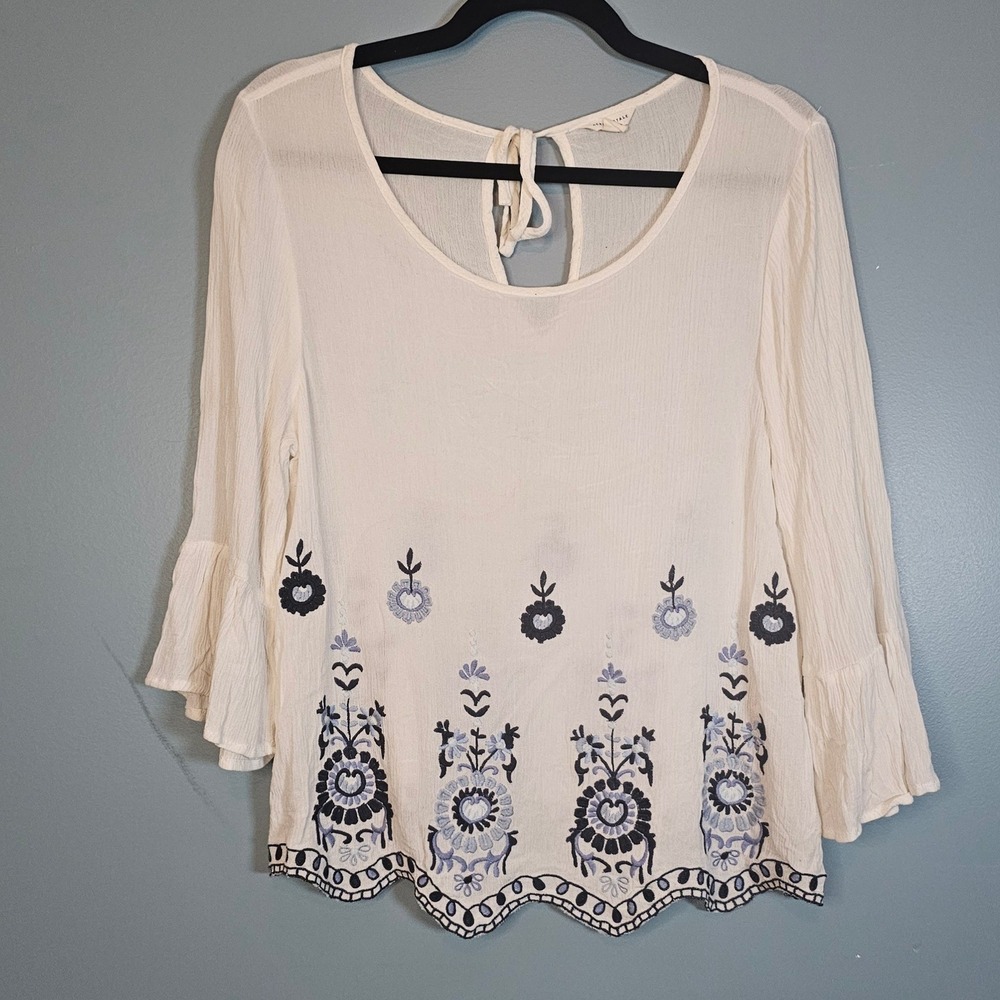 Aeropostale Womens Medium Cream Embroidered Bell Sleeve Boho Blouse Keyhole Back